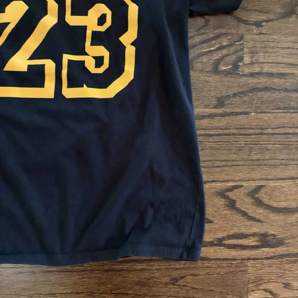 Nike Los Angeles Lakers LeBron James #23 Dri-FIT Kids T-Shirt Size Large L